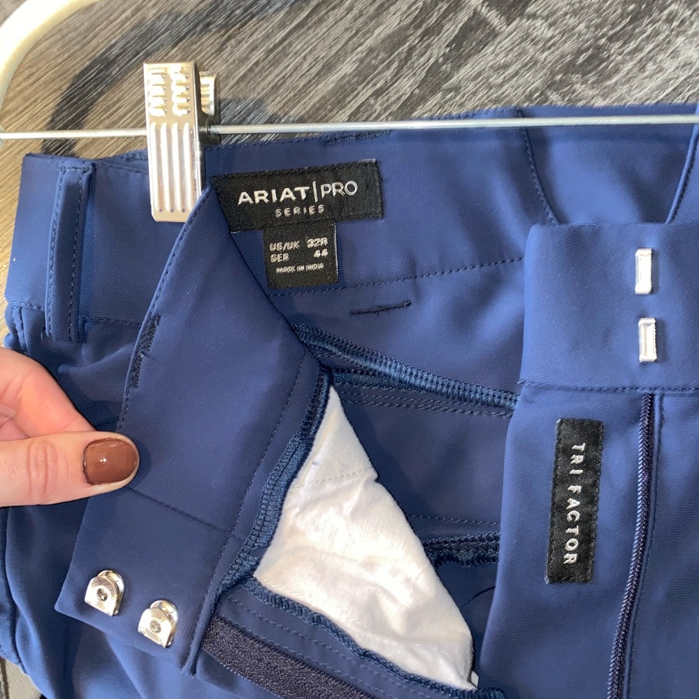 *Like New* Ariat TriFactor Full Seat Breeches - Picture 4 of 4
